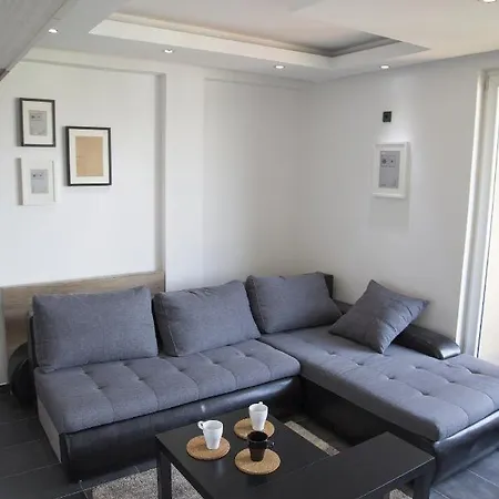 Studio Epicenter In Apartment Nis